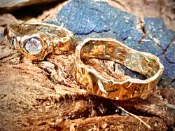 Custom 14kt Gold Wedding Set with Diamond