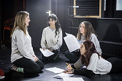 Our AD _chellestaa discusses her play FULL CIRCLE with a few Acting for New Writing studen