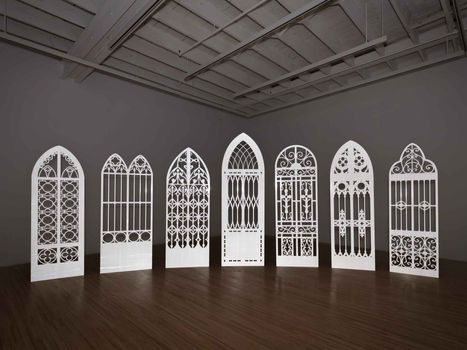 Chloë Charce, Présences, sculpture, bois, vinyle réfléchissant, Axenéo7, Gatineau, Qc, 2018