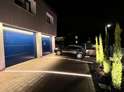 Außenbeleuchtung Boden LED Linien mit indirektem Licht