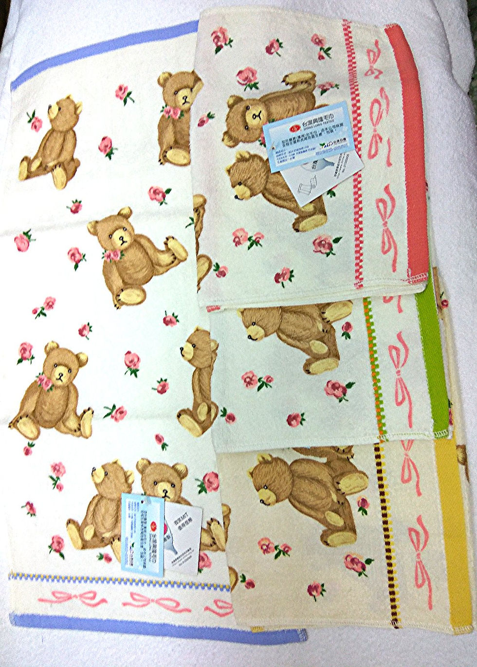 6826 台灣印花毛巾 10" x 20"