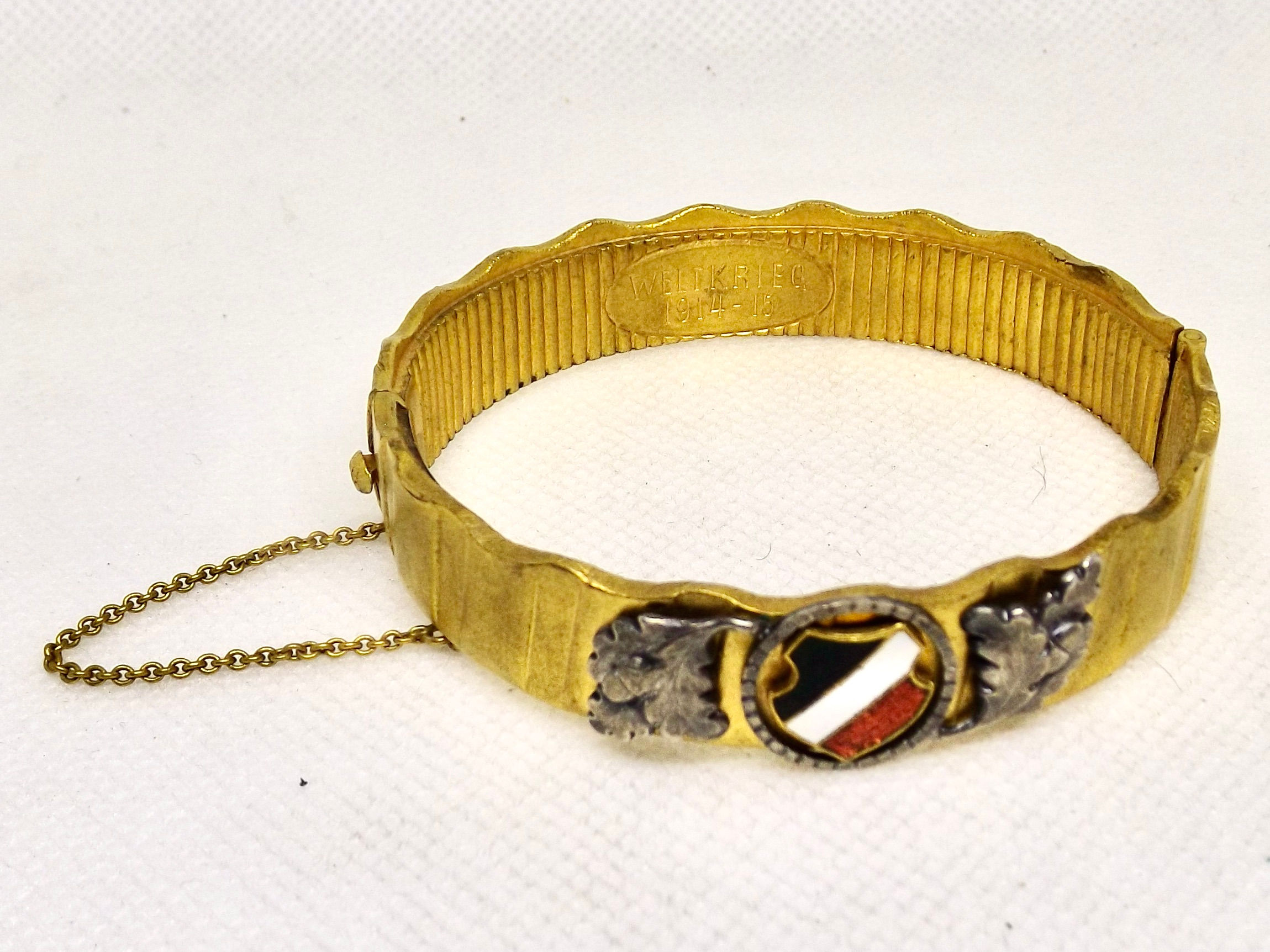 901* Granate Armreif vergoldet Auflage emailliert - Sicherheitskette