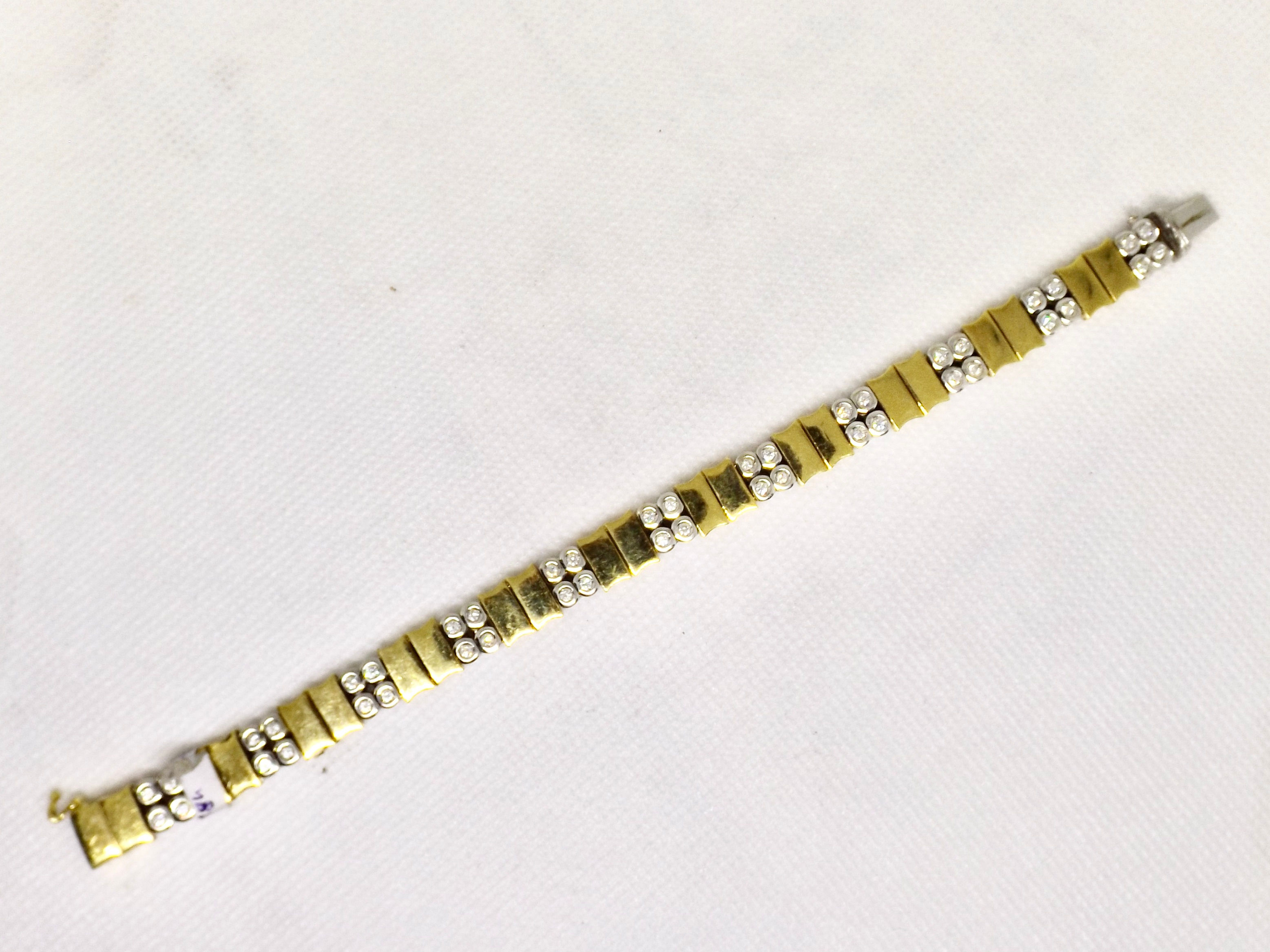1376* Armband mit 44 Brillanten ca 4 Kt - Gold ca 40,4g/ 18 K .750