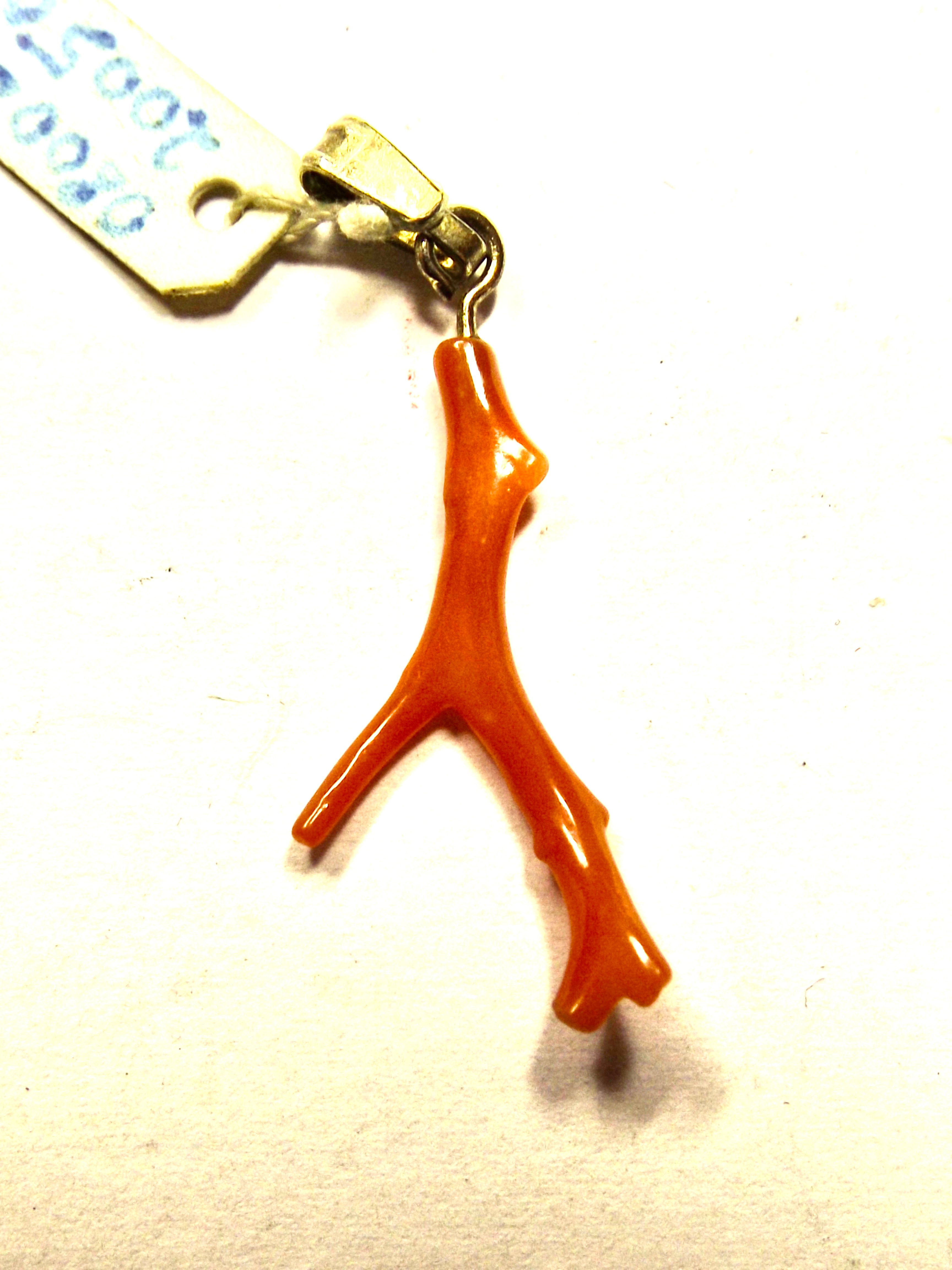 1333*  Korallenast gefaßt - Anhänger