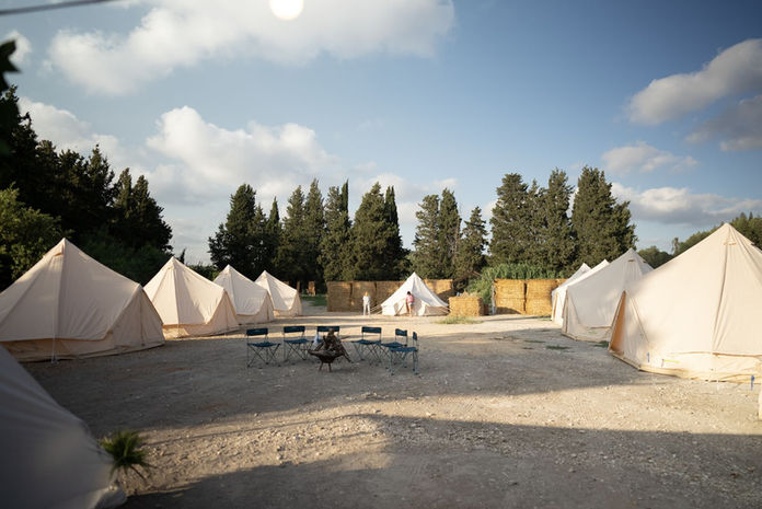 מתחם גלמפינג בטבע לאירועים גדולים