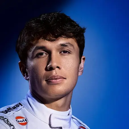 Alex Albon re-signs with Williams through 2027