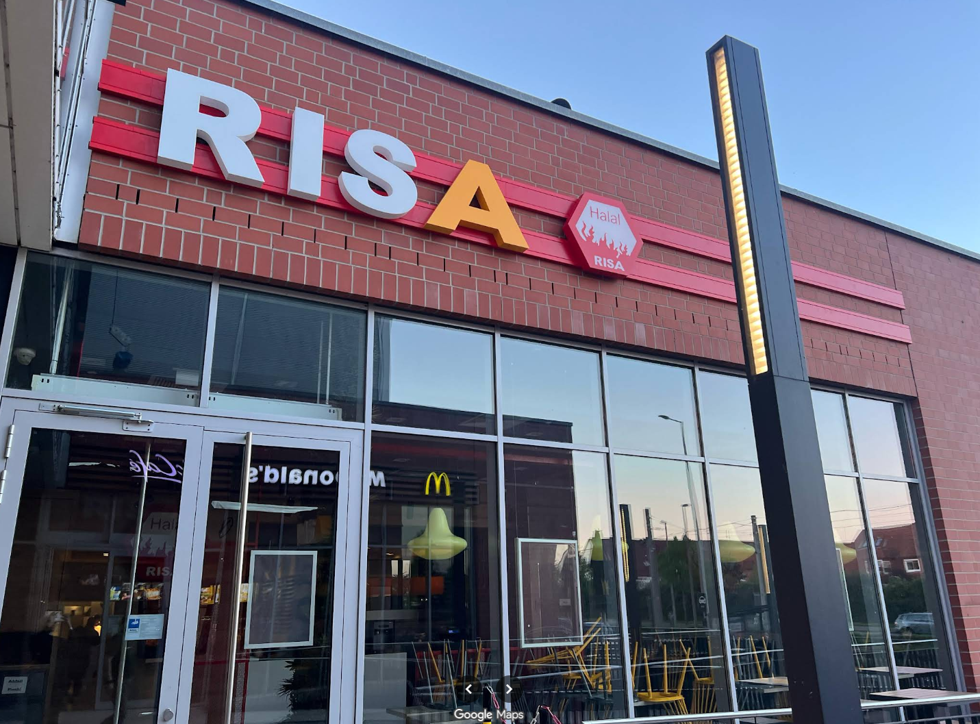 RISA Chicken restaurant exterior
