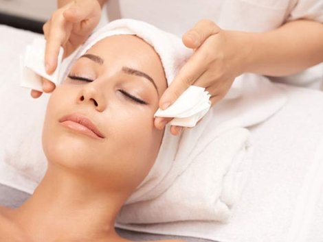 Top Clinics for Deep Cleansing Facials with Extraction in Dubai