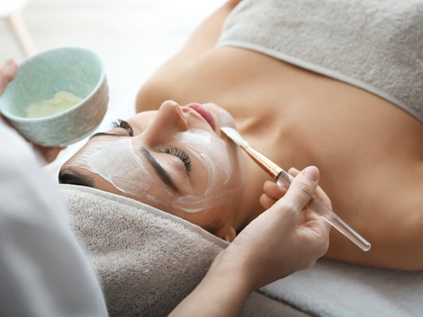 Deep Cleansing Facials with Extraction Your Path to Clear Skin in Dubai