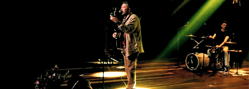 Marlon no Teatro Municipal_edited.jpg