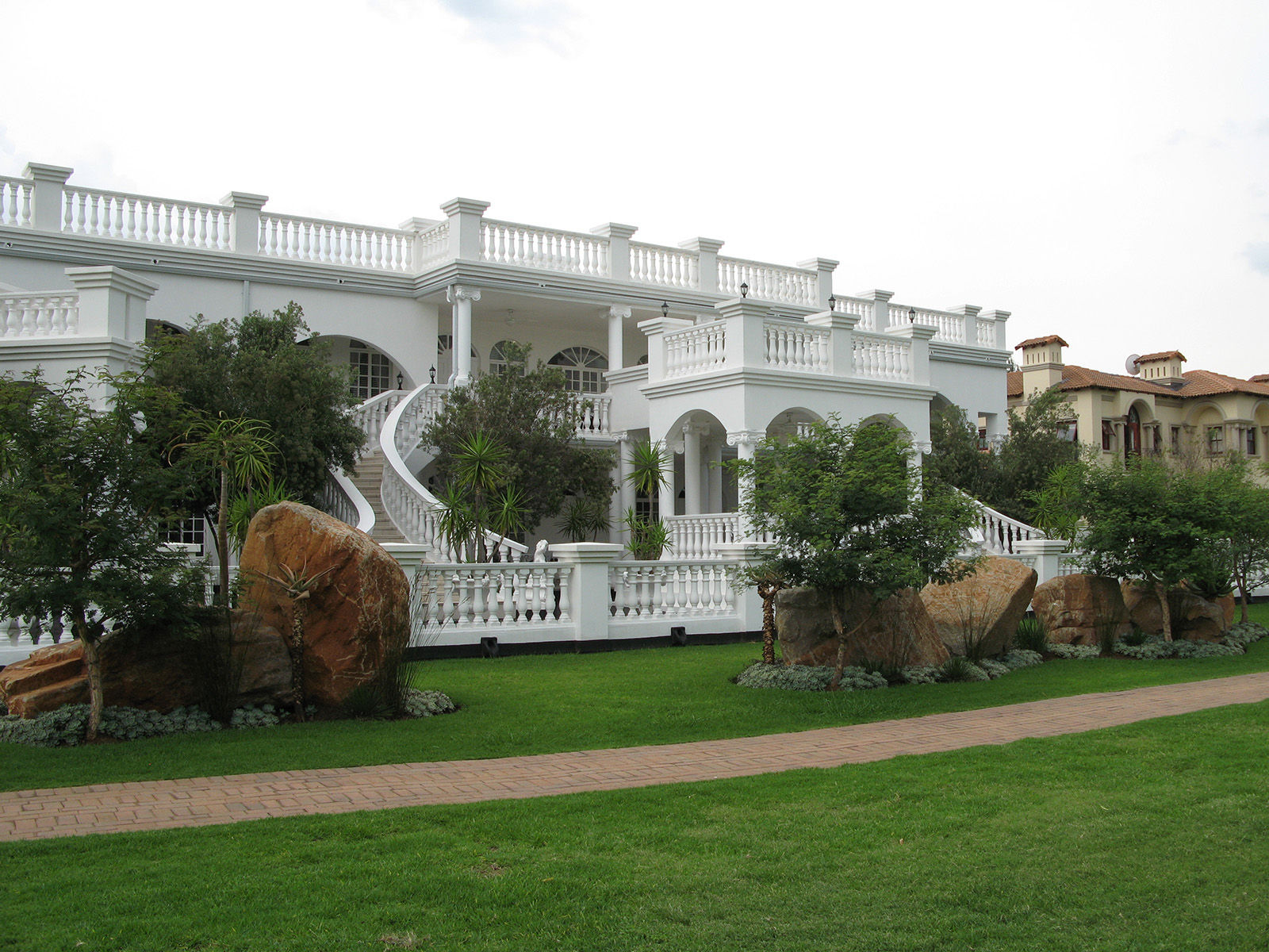 Silver Lakes Golf Estate, 4 Bed, 5 Bath, 4 Garages (Ref: SL180302)