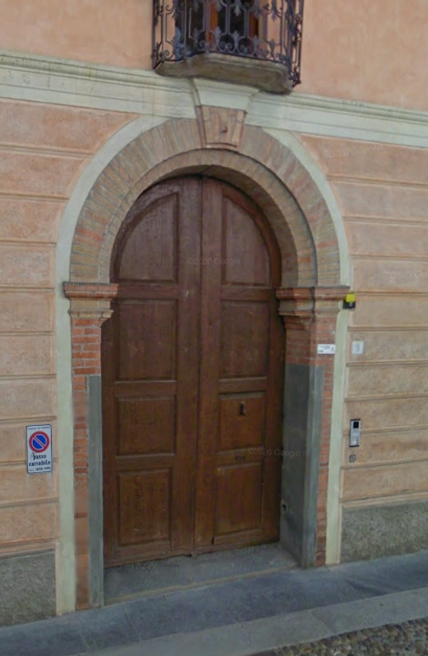 photo door historic building