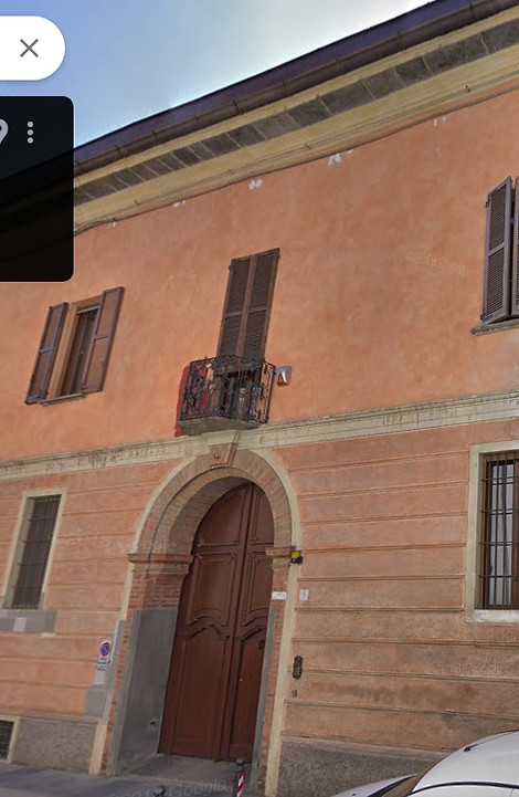 photo facade of historic building 10
