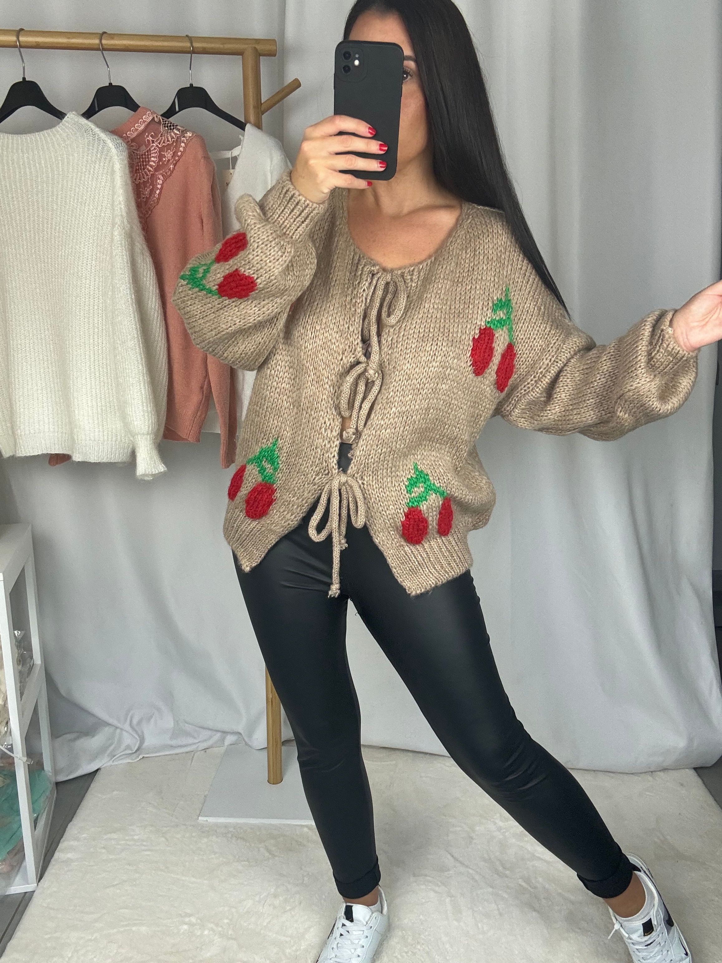 Pull Gilet Noeuds Cerises Beige TU
