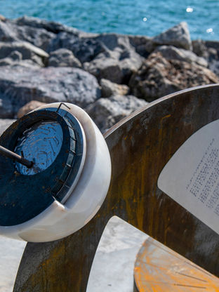 Sundial of the Blind