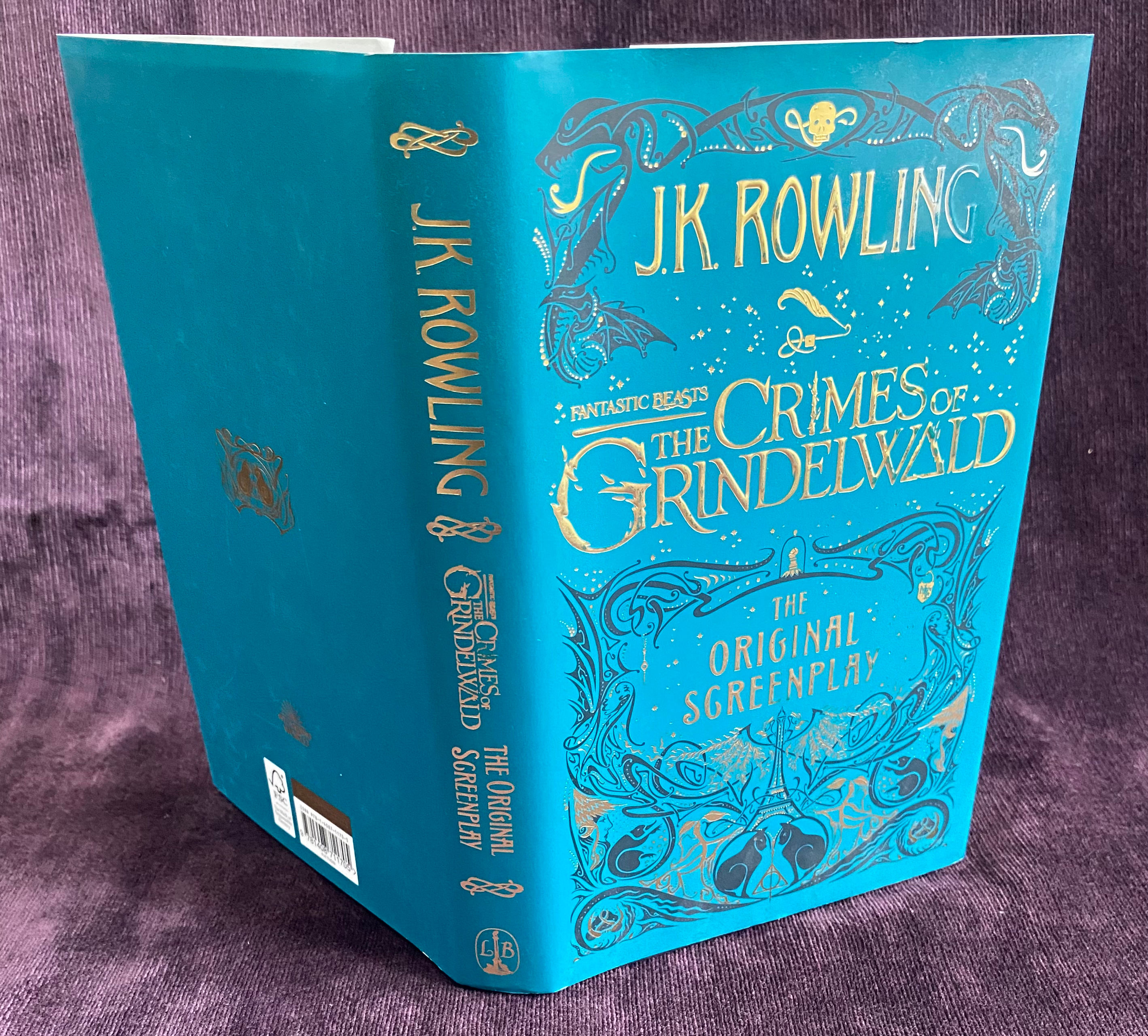The Crimes of Grindelwald: The Original Screenplay. J.K.Rowling