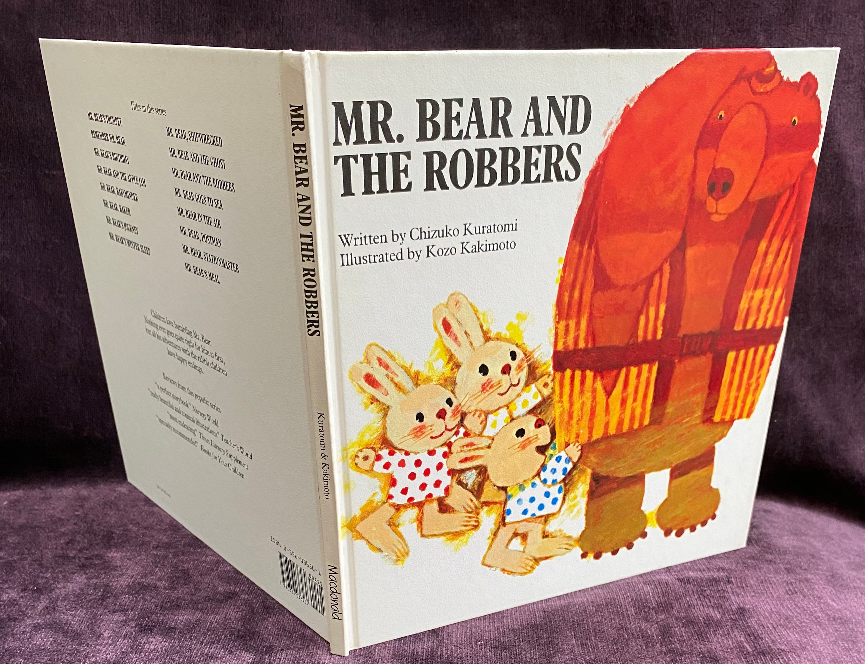 Mr Bear and the Robbers Chizuko Kuratomi