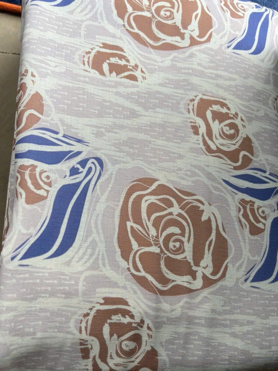 Thumbnail: Bold Roses Silk-Viscose Blend: Cocoa