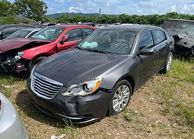Chrysler 200 2014 & otro 2013