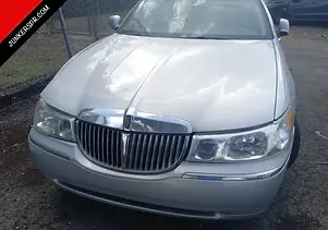piezas de LINCOLN TOWN CAR 1999 en Junker Correa, Caguas; recibido en jun 2023