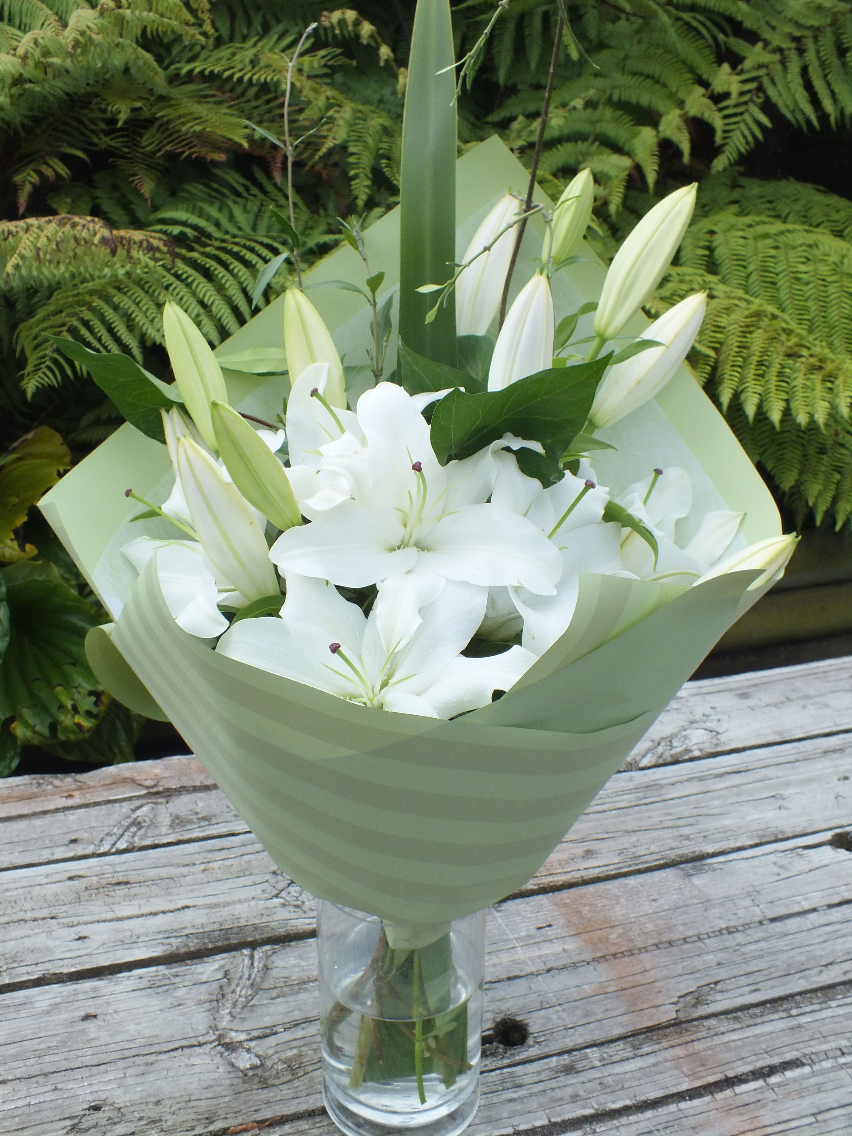The White Lilly Bunch