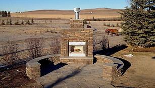 outdoor fireplace.jpg