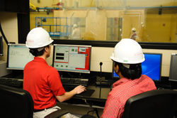140532_071_MW_serc_labs_students.jpg