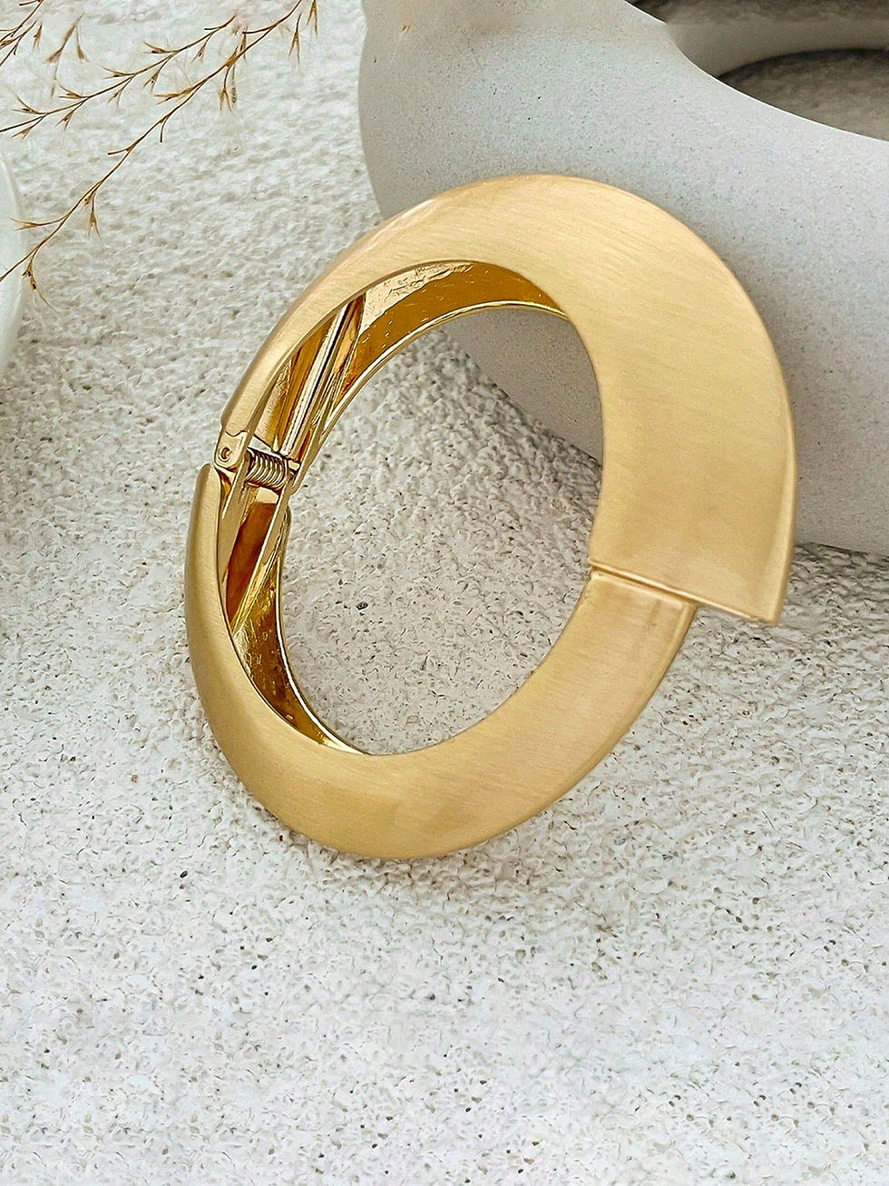 Thumbnail: Monza | statement armband mat goud