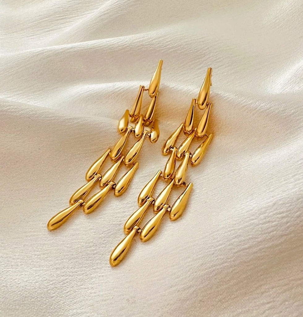 lange bijzondere oorbellen goud van world's finest bovenaanzicht