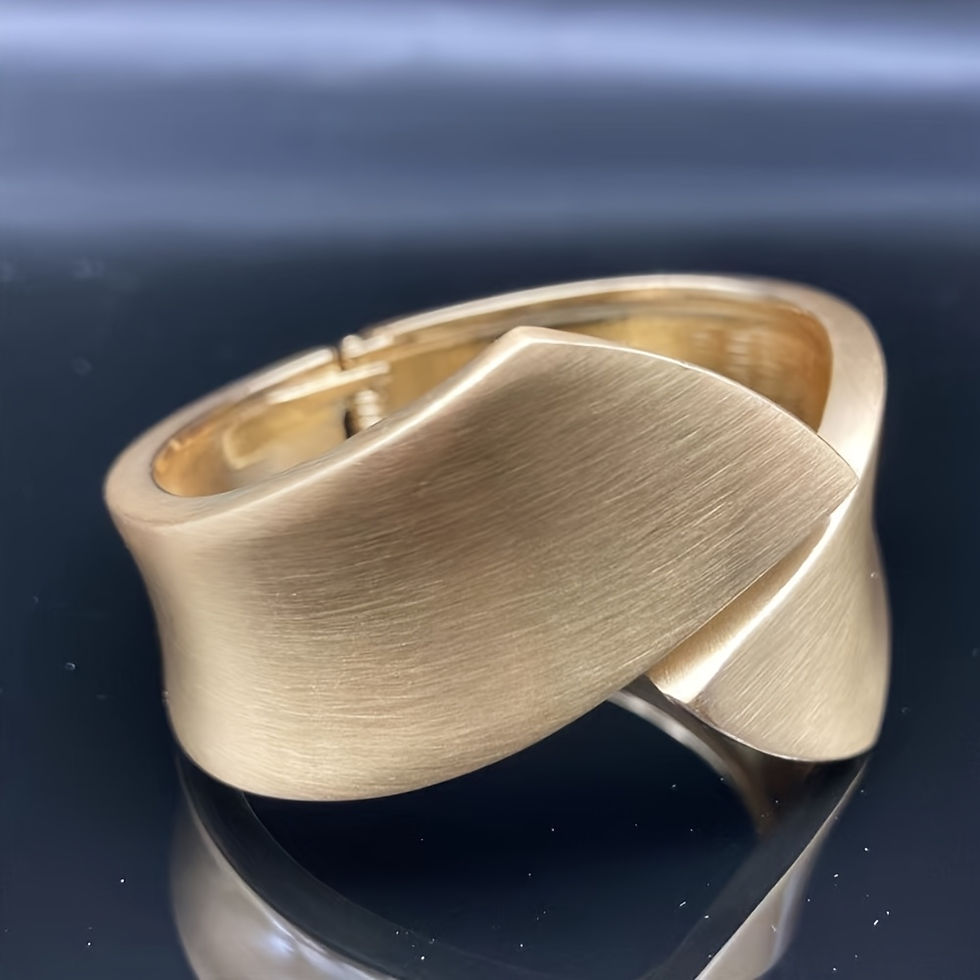 brede armband mat goud geometrsich  van world's finest vooraanzicht