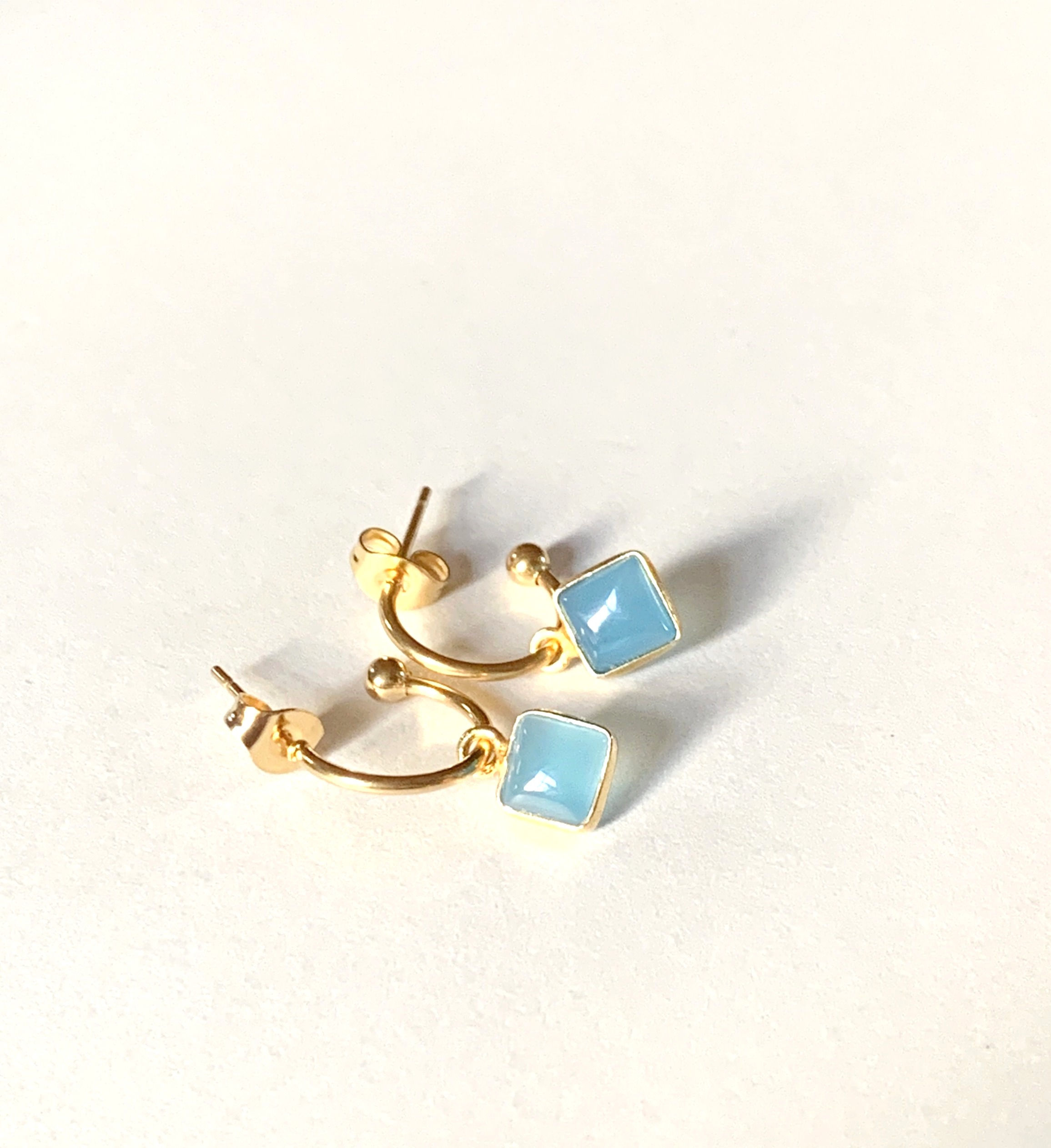 Geboortesteen oorbellen met blauw Chalcedoon edelsteen