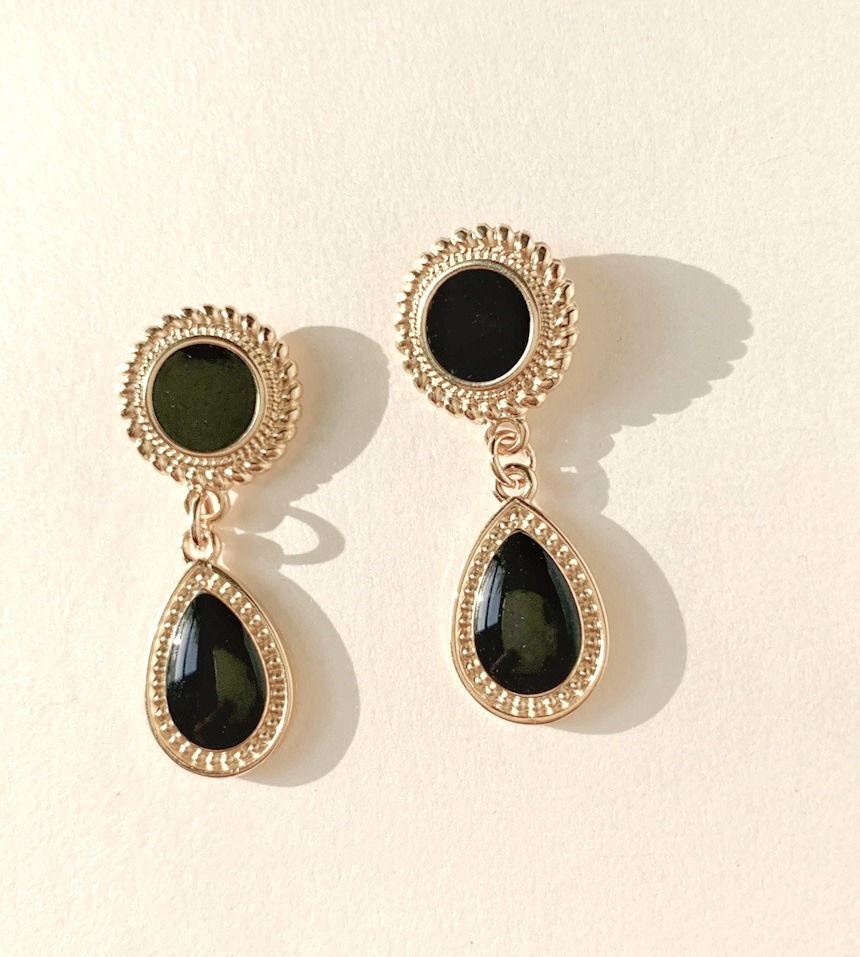 gekleurde oorbellen zwart goud