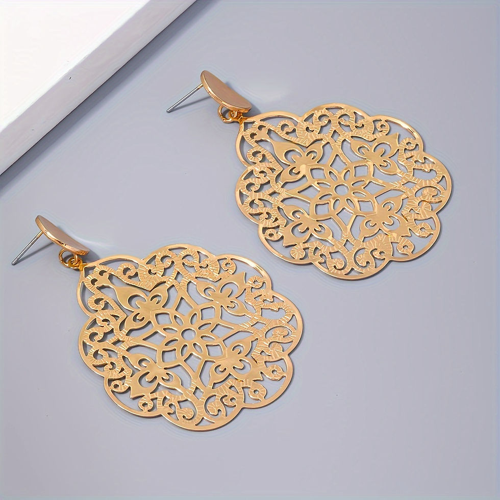 Thumbnail: Lichtgewicht statement Sia | bijzondere oorbellen Goud