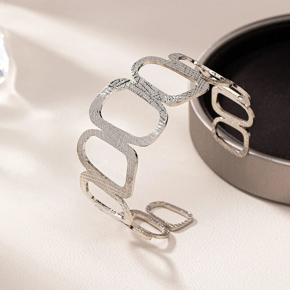 Thumbnail: Bangle Lilou | brede armband dames goud