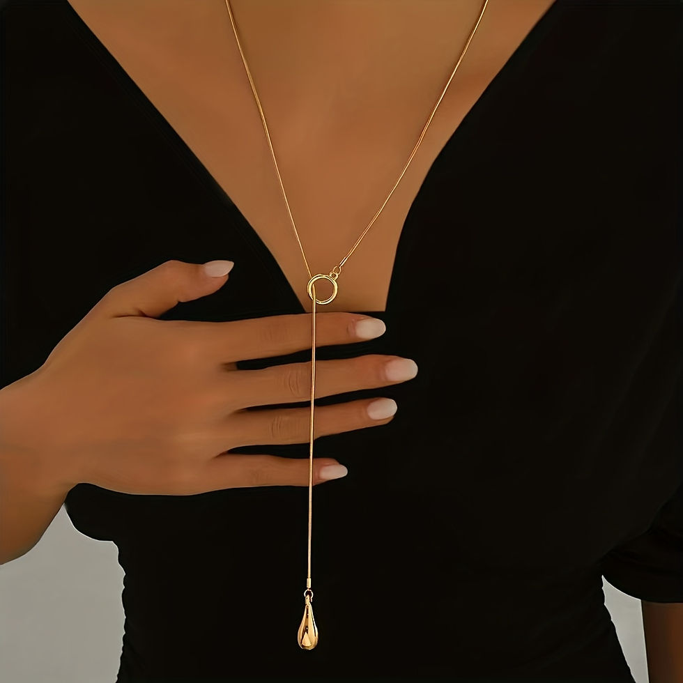 lange ketting met druppel hanger goud van world's finest modelfoto
