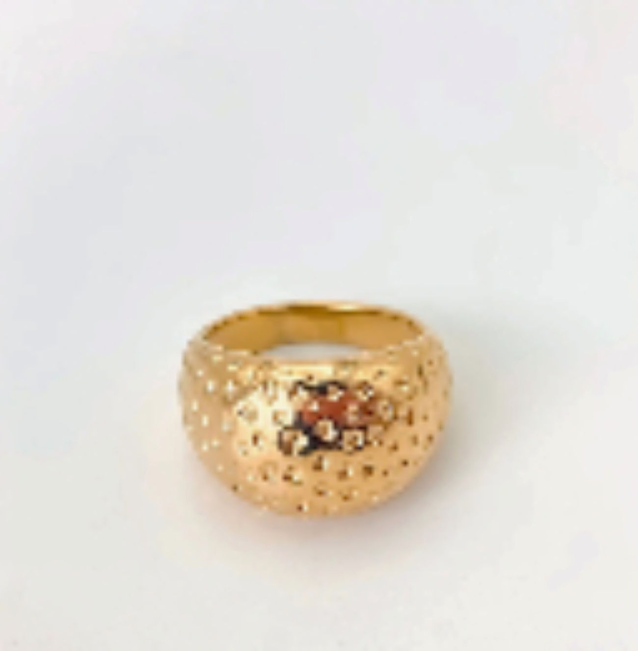 grote ronde ring goud kleur world's finest vooraanzicht