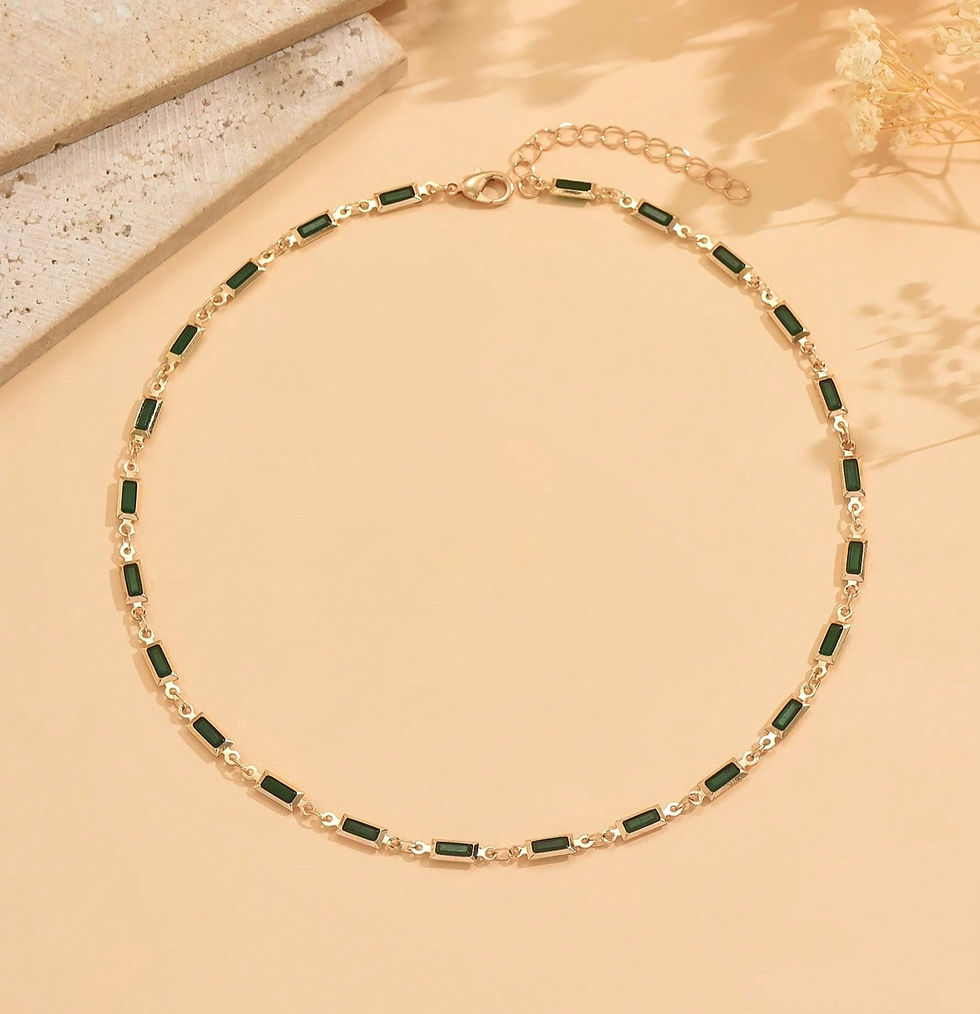 choker kettinkje met groene steentjes van world's finest bovenaanzicht