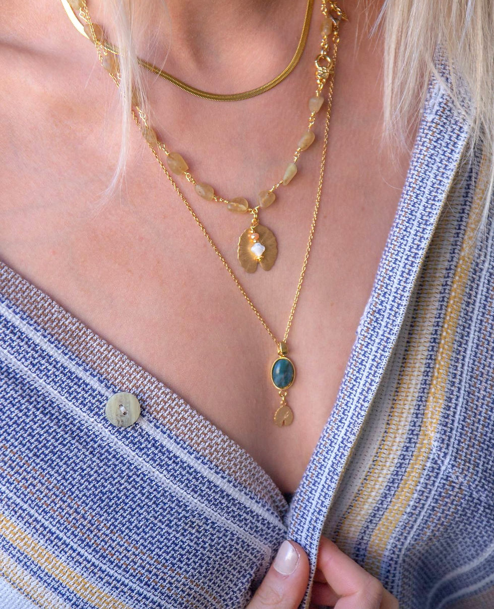 Ketting met edelsteen hanger van world's finest modelfoto