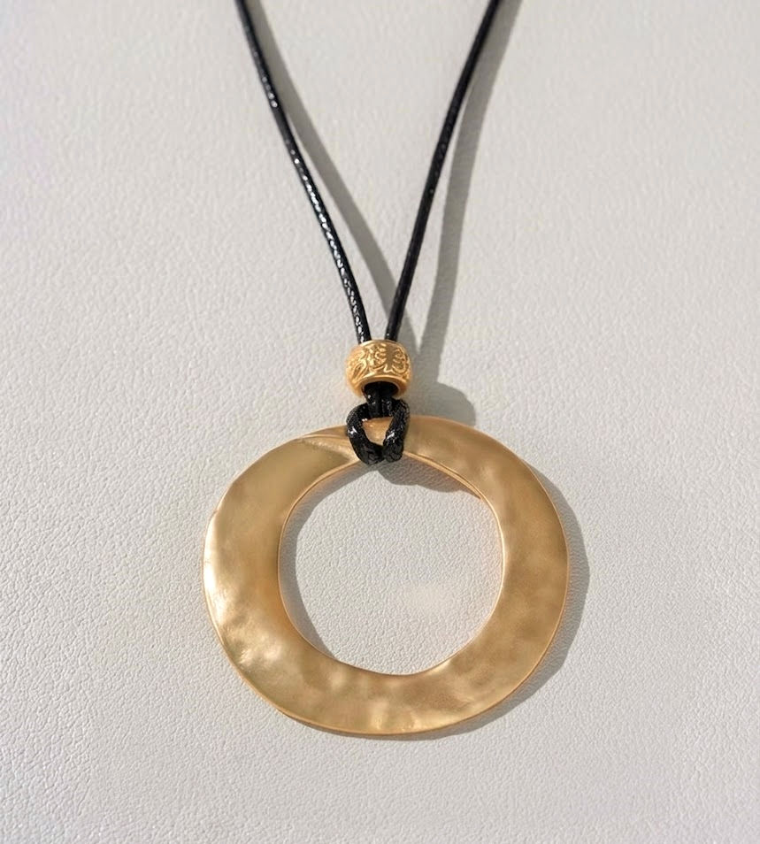 statement ketting met ronde hanger goud world's finest vooraanzicht