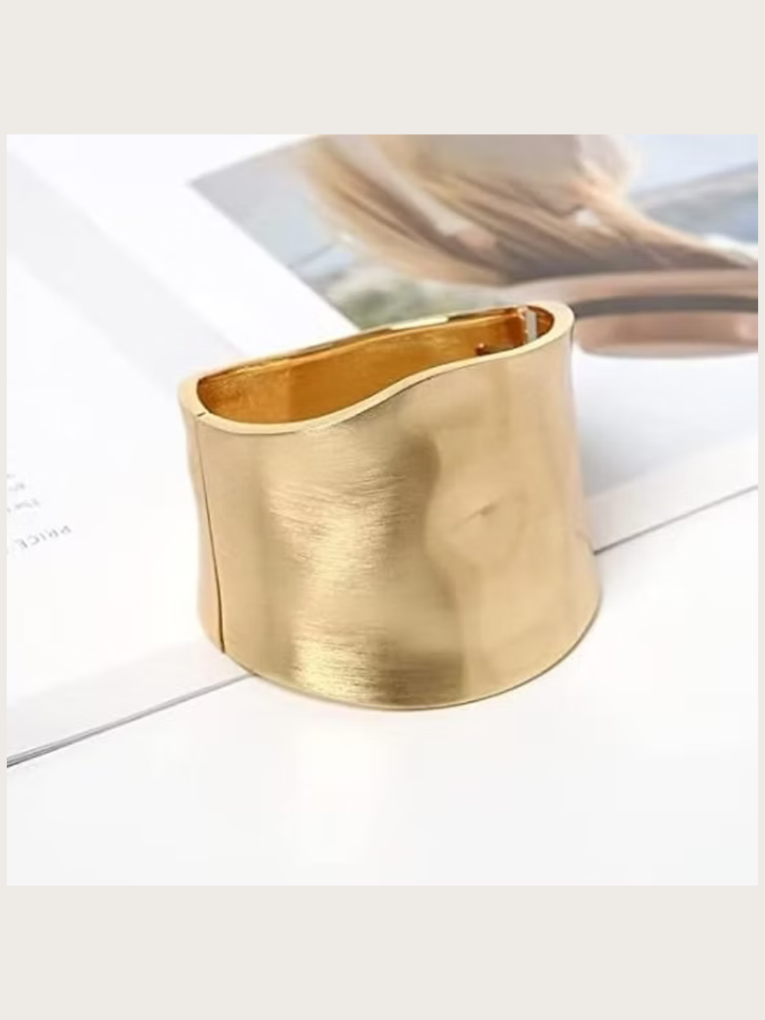 Cuff Zazou | statement armband mat goud