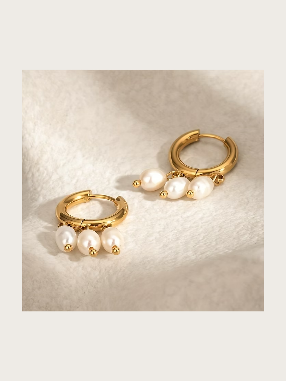 kleine oorbellen met natuurlijke Barok parels goud van world's finest bovenaanzicht