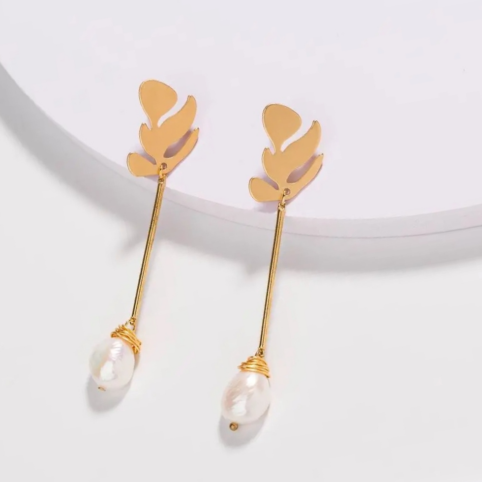 lange feestelijke oorbellen met parel lichtgewicht van world's finest vooraanzicht 2