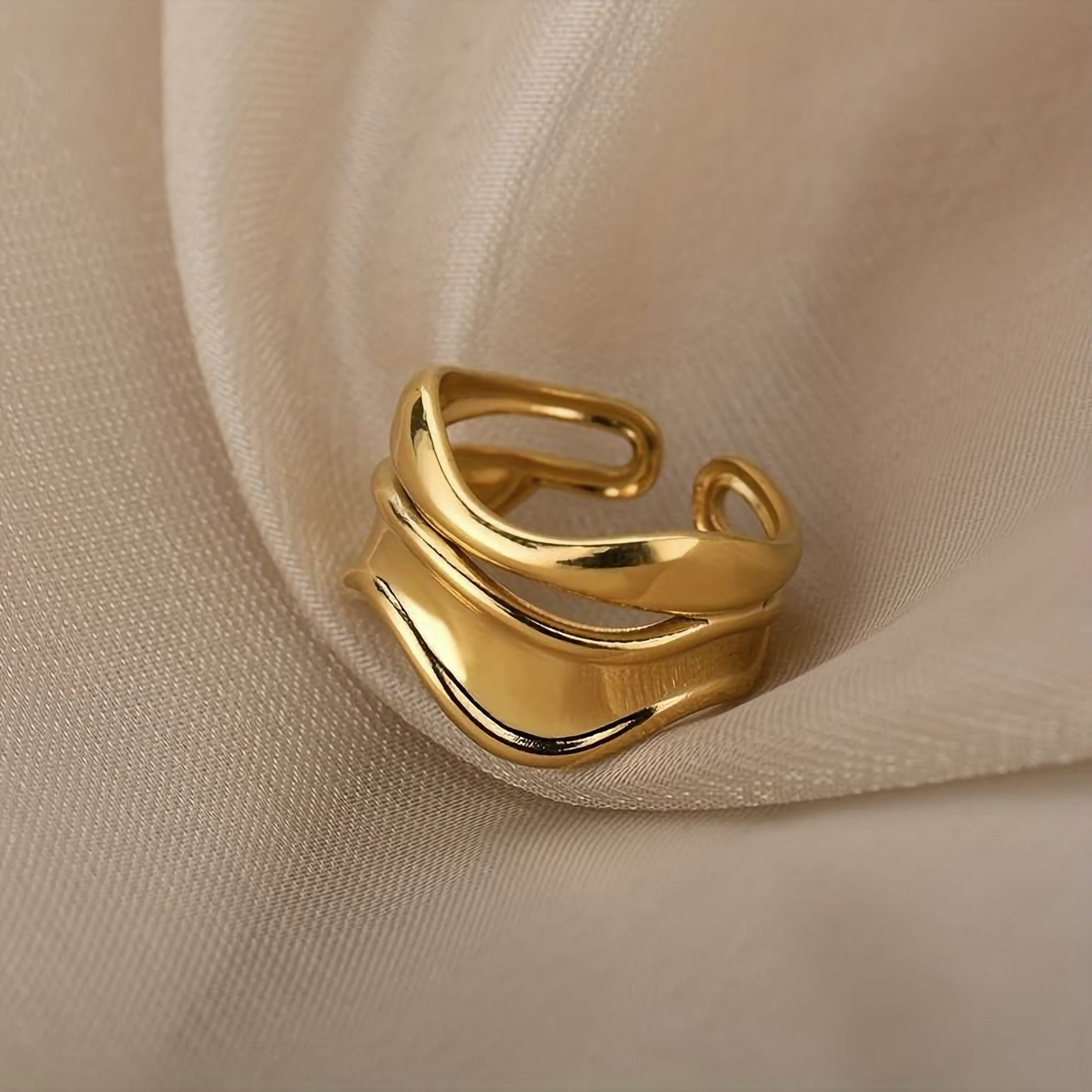 grote open statement ring van rvs in goud kleur van world's finest