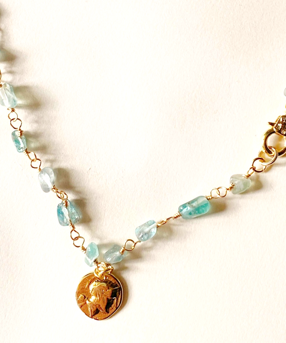 Ketting van geboortesteen blauw labradoriet met munt