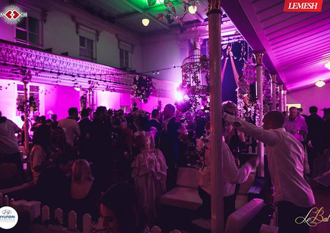 Le Ball A Mid Summer Nights Dream