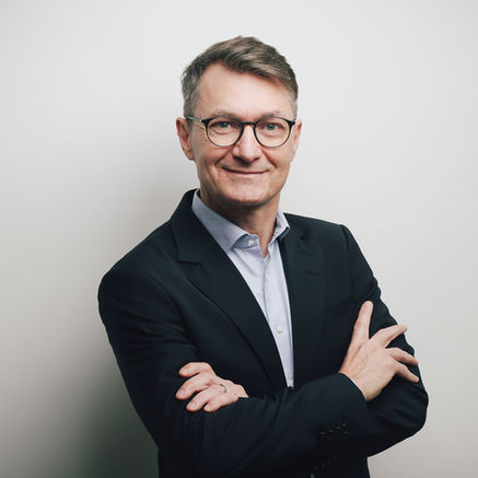 Professionelle Bewerbungsfotos und biometrische Passbilder, E-Pass, in Mörfelden-Walldorf und Umgebung. Schnell und hochwertig.