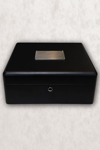 1529 x 2284_300dpi_BRM_x_Robt_Wms WATCHES_Studio_ShutBox_HR.jpg