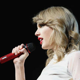 Understanding The Mastermind Lyrics of Popular Taylor Swift Songs 