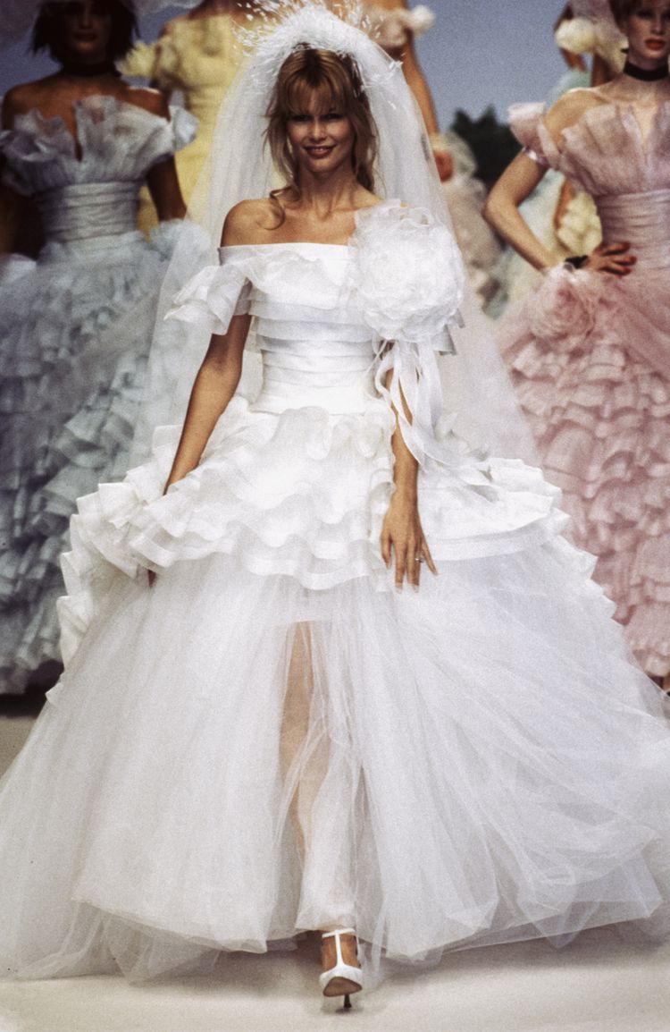 Chanel Couture Show 1994 // Getty Images 
