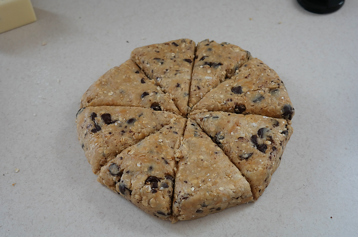 Salted Dark Chocolate, Peanut Butter Oatmeal Scones {step-by-step} | eatlovegarlic.com
